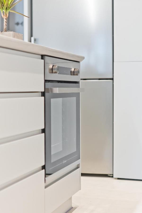 Bag- Boutique Apartment Grey - Hilton Area เอเธนส์ ภายนอก รูปภาพ