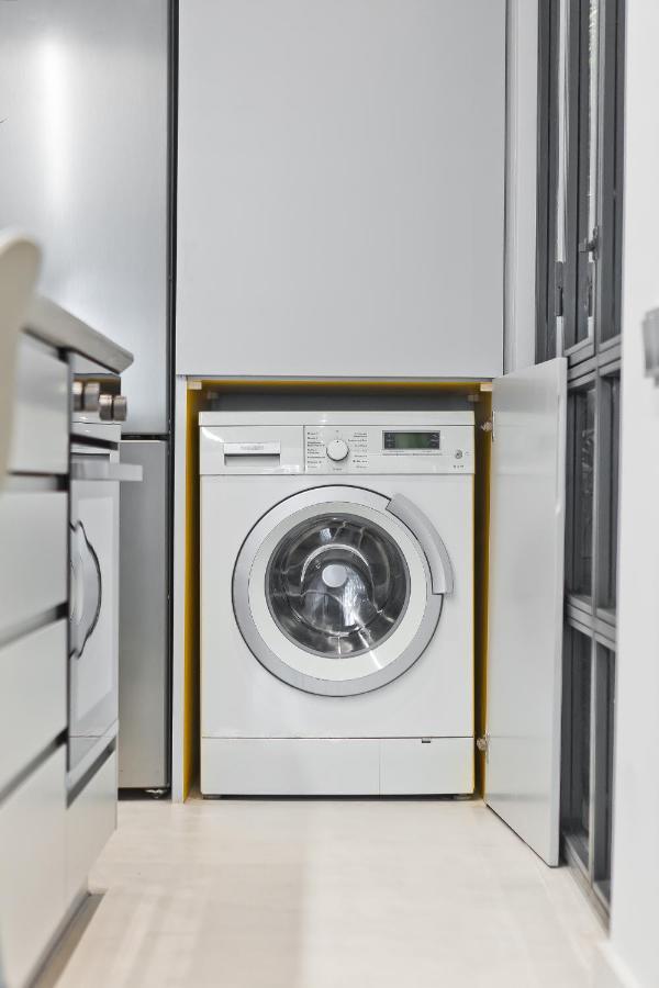 Bag- Boutique Apartment Grey - Hilton Area เอเธนส์ ภายนอก รูปภาพ