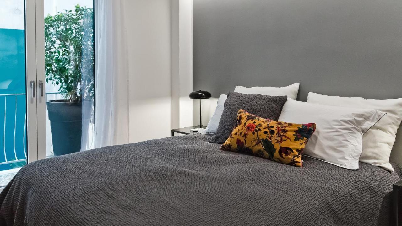 Bag- Boutique Apartment Grey - Hilton Area เอเธนส์ ภายนอก รูปภาพ